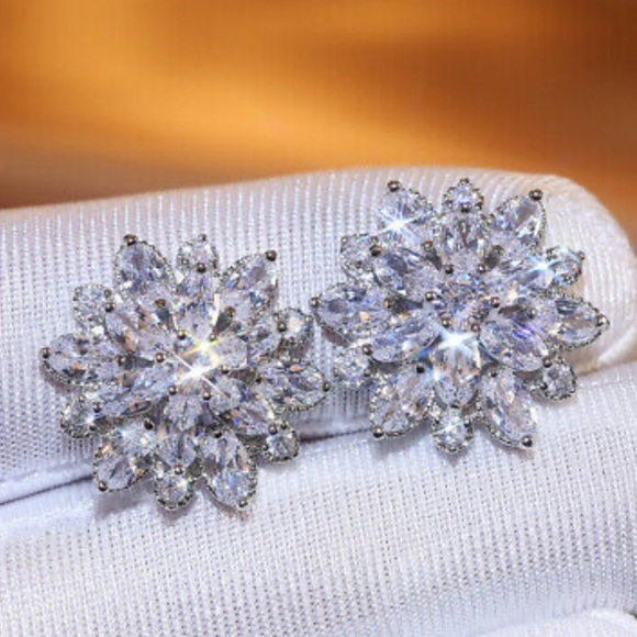 NEW Sterling Silver Beautiful Earrings - Picture 5 of 6